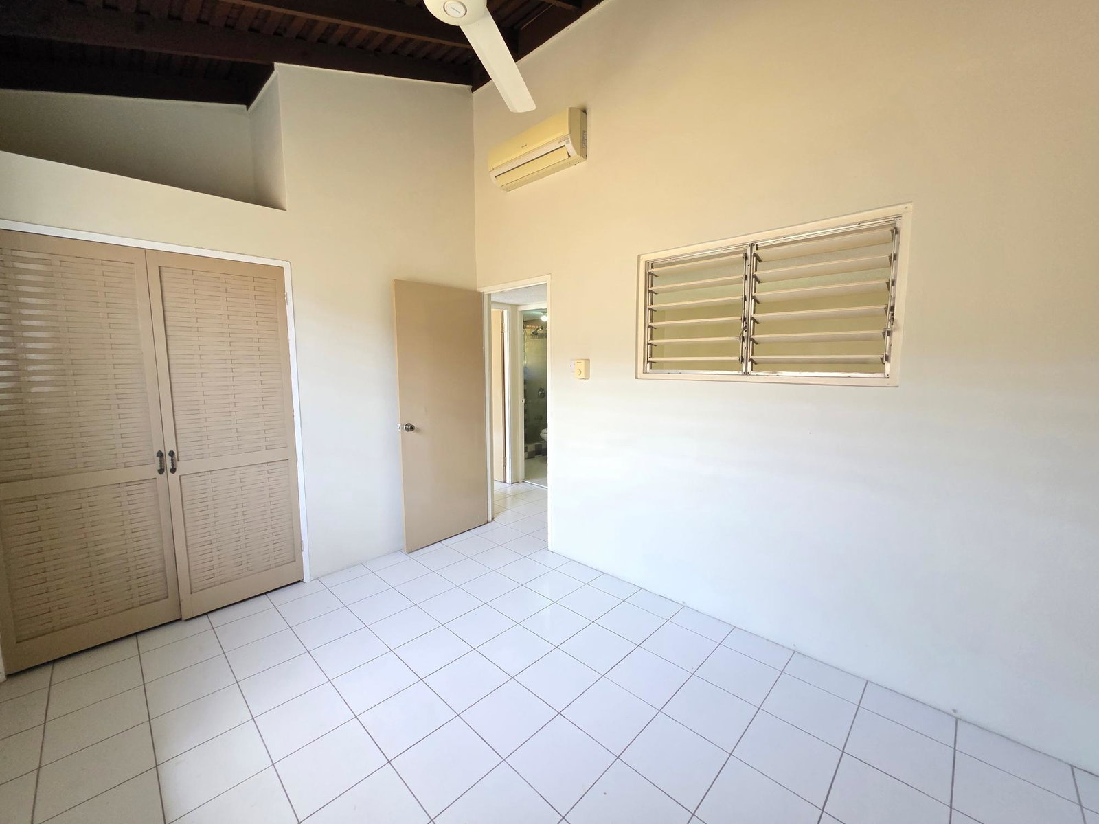 3-Bedroom-Townhouse-for-Rent-in-Waterworks-Country-Club-St.-Andrew-Jamaica Twenty-Third image of 68-6-8 Waterworks Road in Kingston 8, St. Andrew, Jamaica - property is For Rent