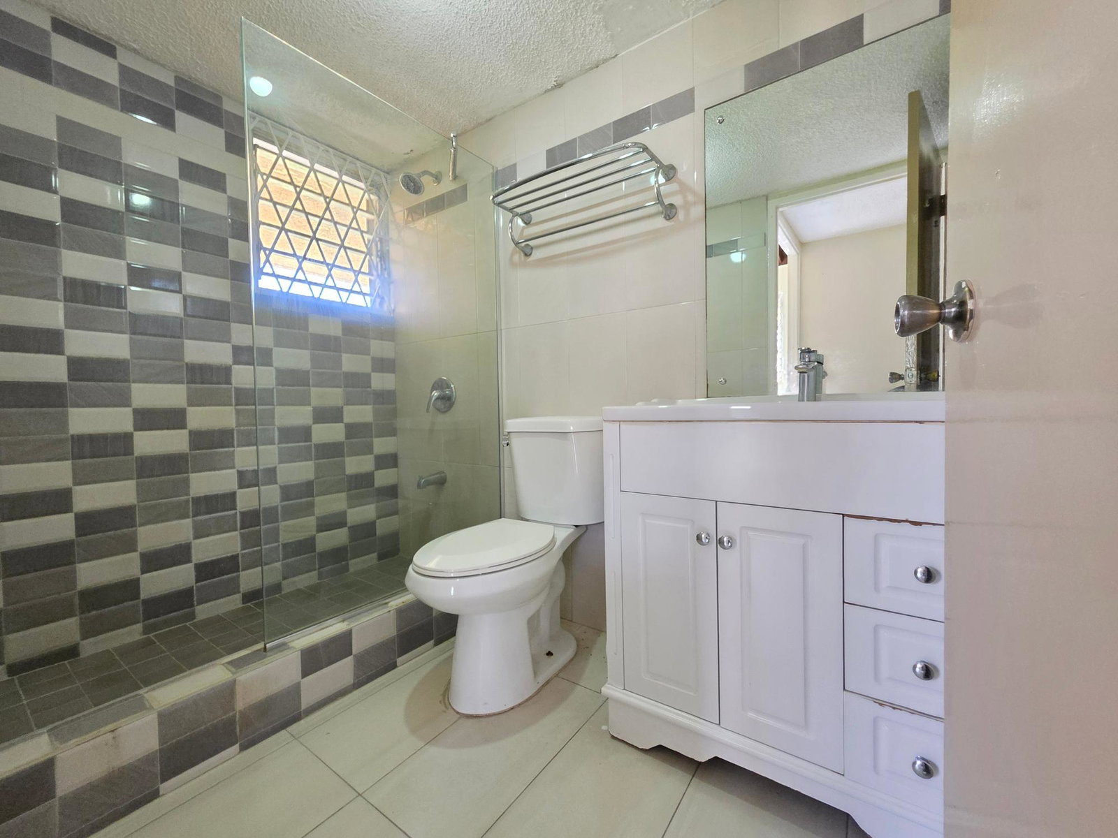 3-Bedroom-Townhouse-for-Rent-in-Waterworks-Country-Club-St.-Andrew-Jamaica Twenty-Fifth image of 68-6-8 Waterworks Road in Kingston 8, St. Andrew, Jamaica - property is For Rent