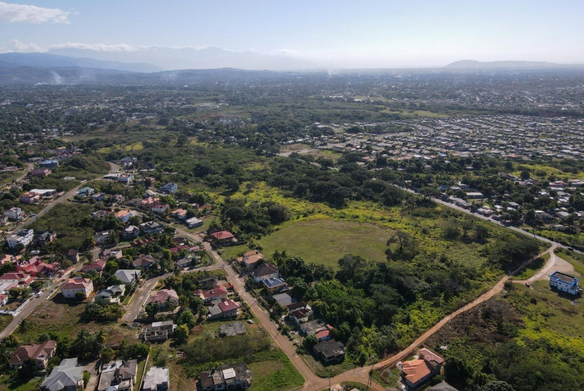 Twenty-Third image of 1014c- St. John's Road in Green Acres, St. Catherine, Jamaica - property is For Sale
