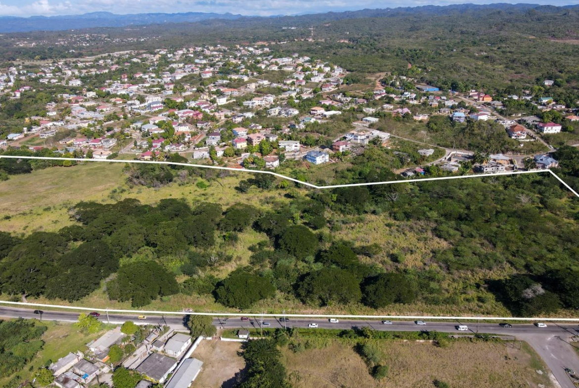 Seventh image of 1014c- St. John's Road in Green Acres, St. Catherine, Jamaica - property is For Sale