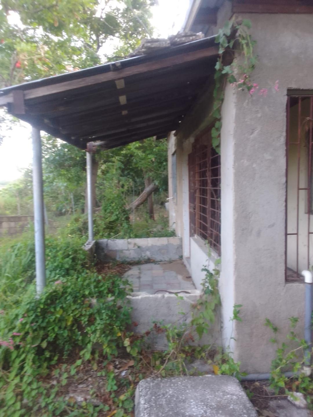4-Bedroom-House-for-Sale-in-St.-Catherine-Jamaica-264-Regal-Avenue Third image of 264 Regal Avenue in Horizon Park, St. Catherine, Jamaica - property is For Sale