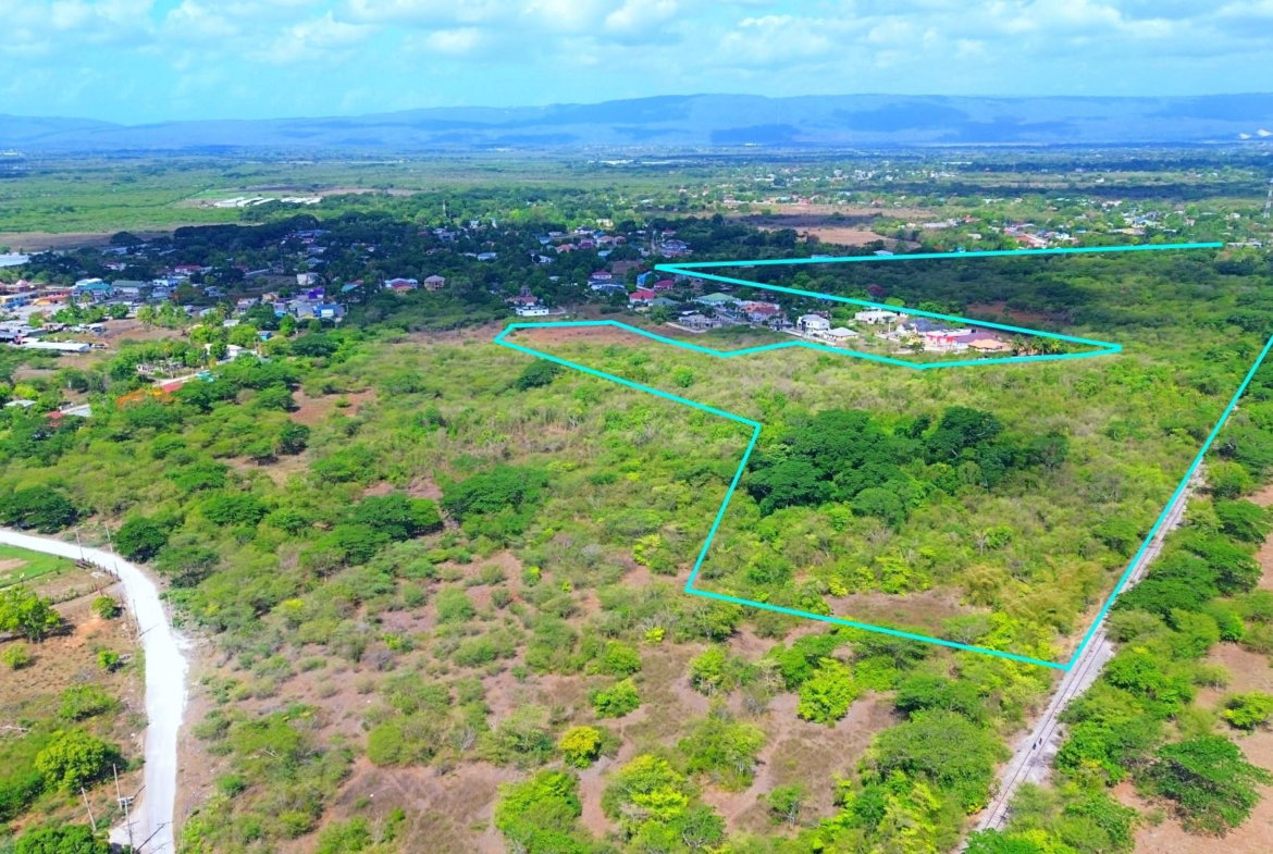 Second image of Four Paths in Four Paths, Clarendon, Jamaica - property is For Sale