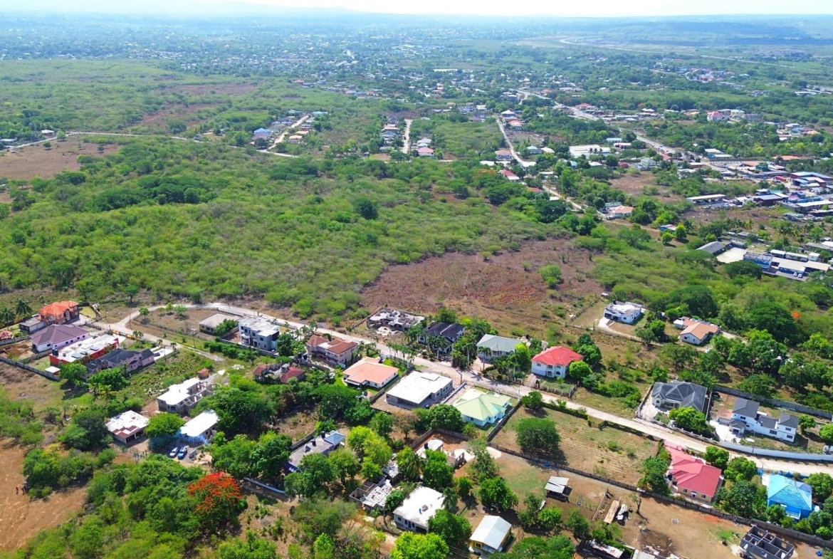 Fifth image of Four Paths in Four Paths, Clarendon, Jamaica - property is For Sale