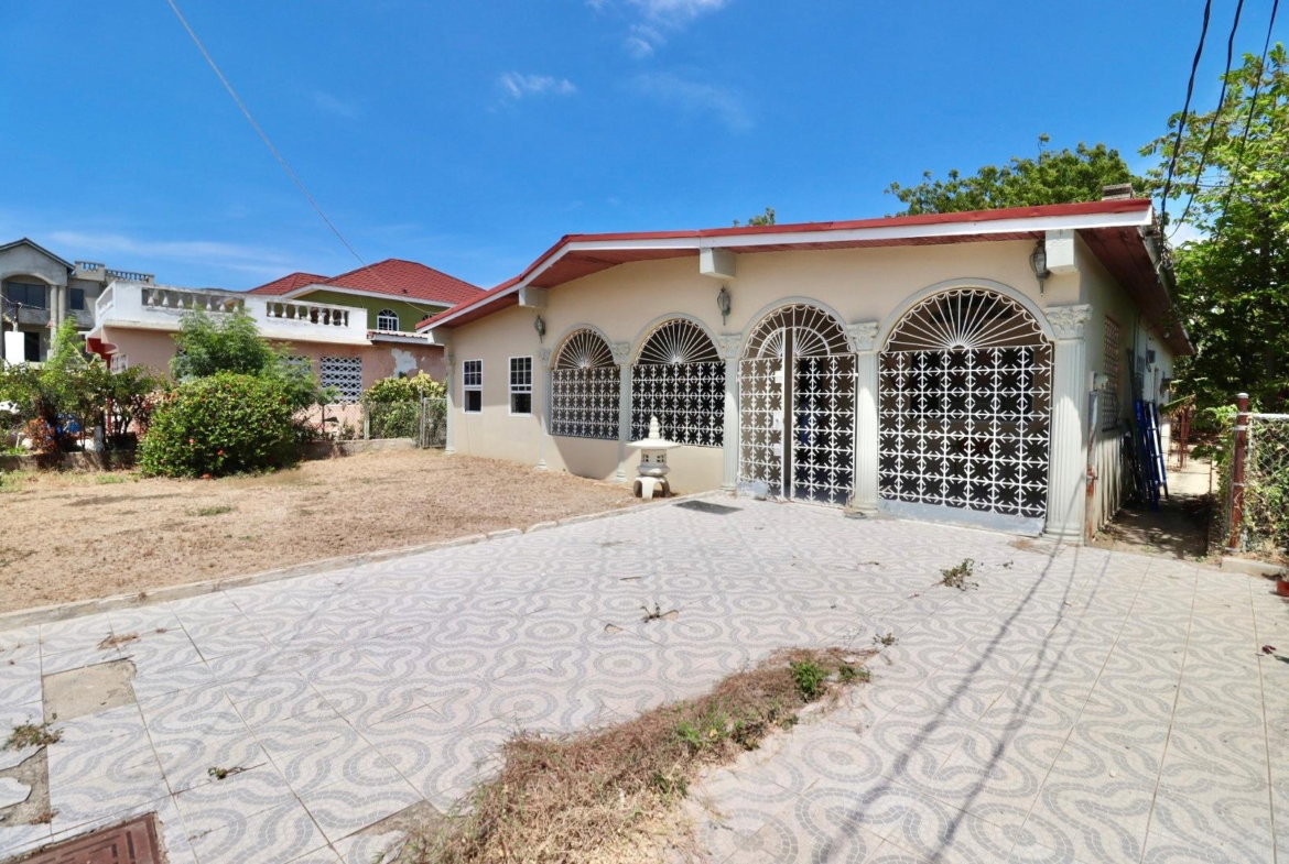 First image of 125 Andra Crescent, Edgewater in Bridgeport, St. Catherine, Jamaica - property is For Sale