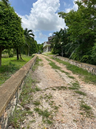 Fourth image of 9 Green Glebe Road East ki in Kingston 19, St. Andrew, Jamaica - property is For Sale