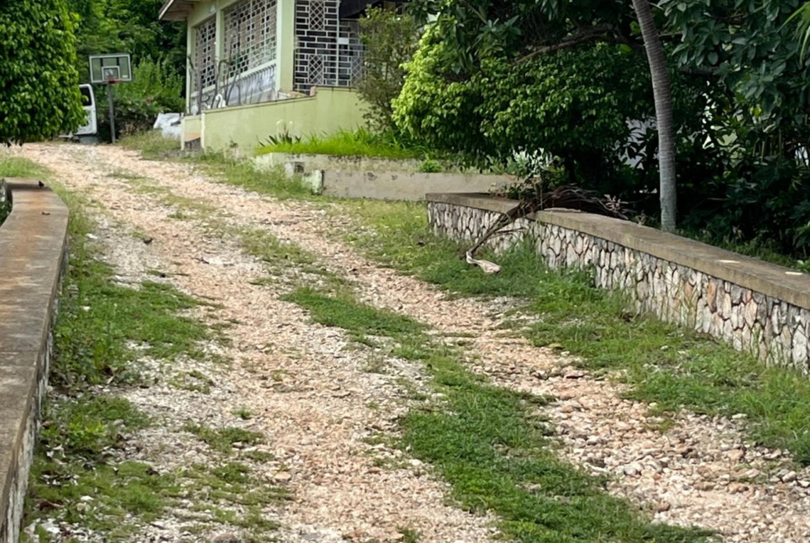 Fifth image of 9 Green Glebe Road East ki in Kingston 19, St. Andrew, Jamaica - property is For Sale