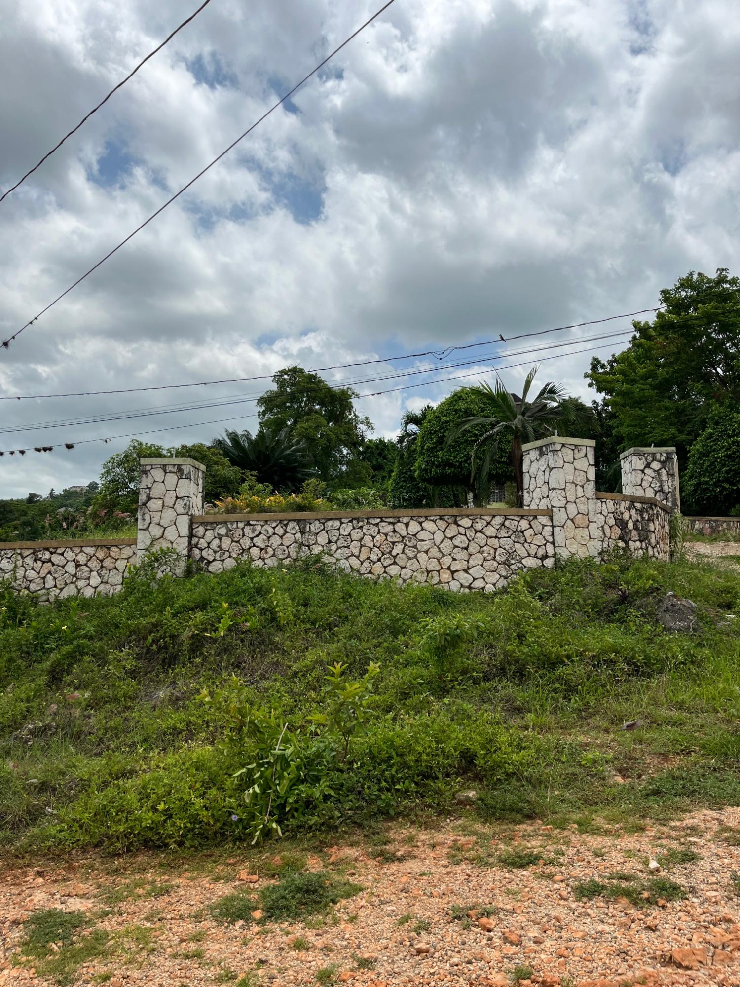 Tenth image of 9 Green Glebe Road East ki in Kingston 19, St. Andrew, Jamaica - property is For Sale