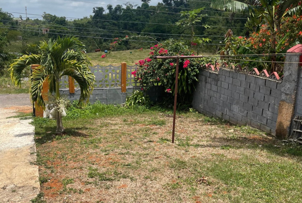 Second image of Georges Valley in Georges Valley, Manchester, Jamaica - property is For Sale