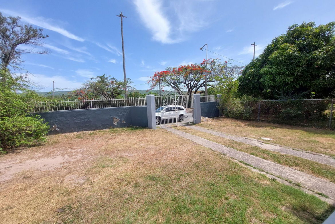 Sixth image of 4 Daisy Avenue, Mona in Kingston 6, St. Andrew, Jamaica - property is For Sale