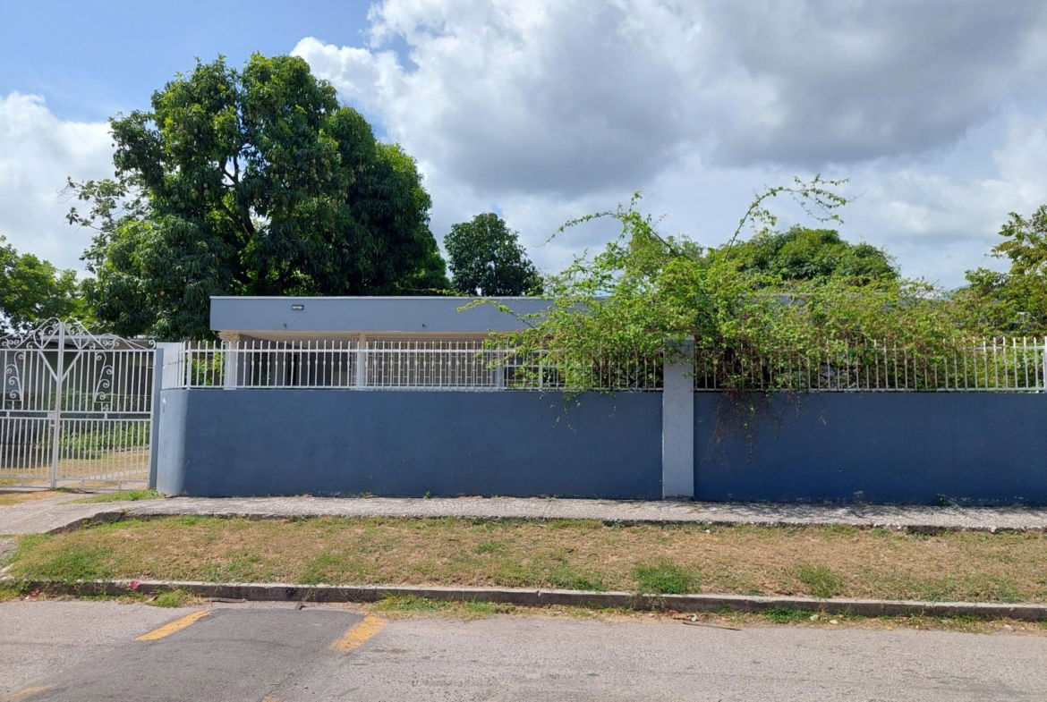 Eighth image of 4 Daisy Avenue, Mona in Kingston 6, St. Andrew, Jamaica - property is For Sale