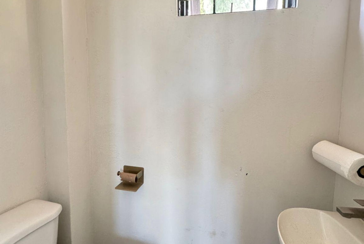 Fourth image of 3-5 North Avenue in Kingston 5, St. Andrew, Jamaica - property is For Rent