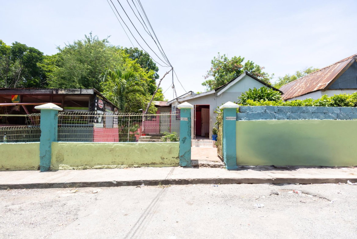 First image of 7 Rollington Avenue in Kingston 2, Kingston, Jamaica - property is For Sale