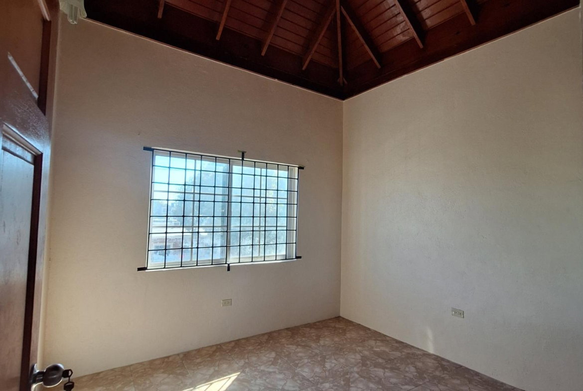 Thirteenth image of 334- East Queens Park in East Queens Park, St. Catherine, Jamaica - property is For Rent