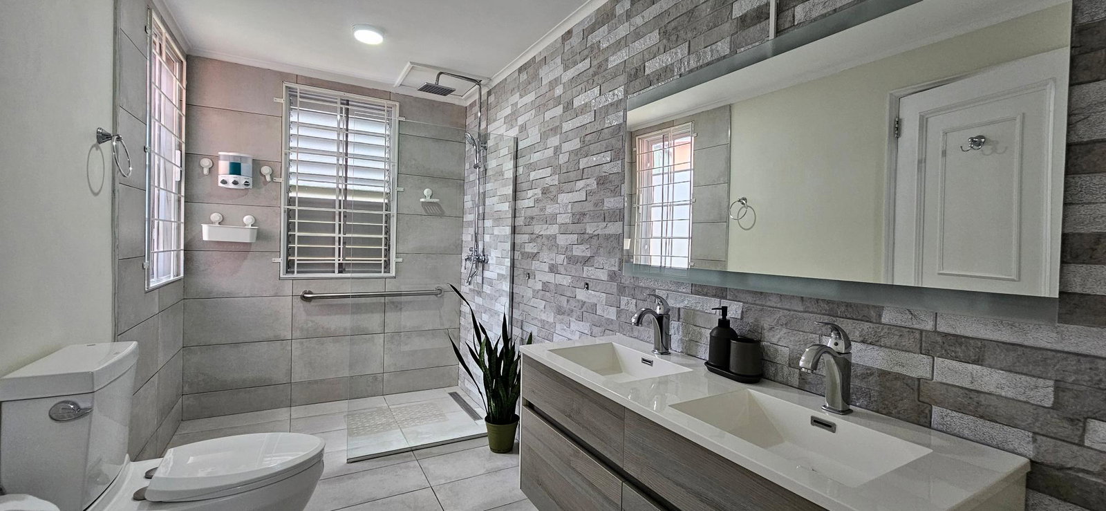 Sixteenth image of c 2- Santa Maria Apts Main Str in Ocho Rios, St. Ann, Jamaica - property is For Rent
