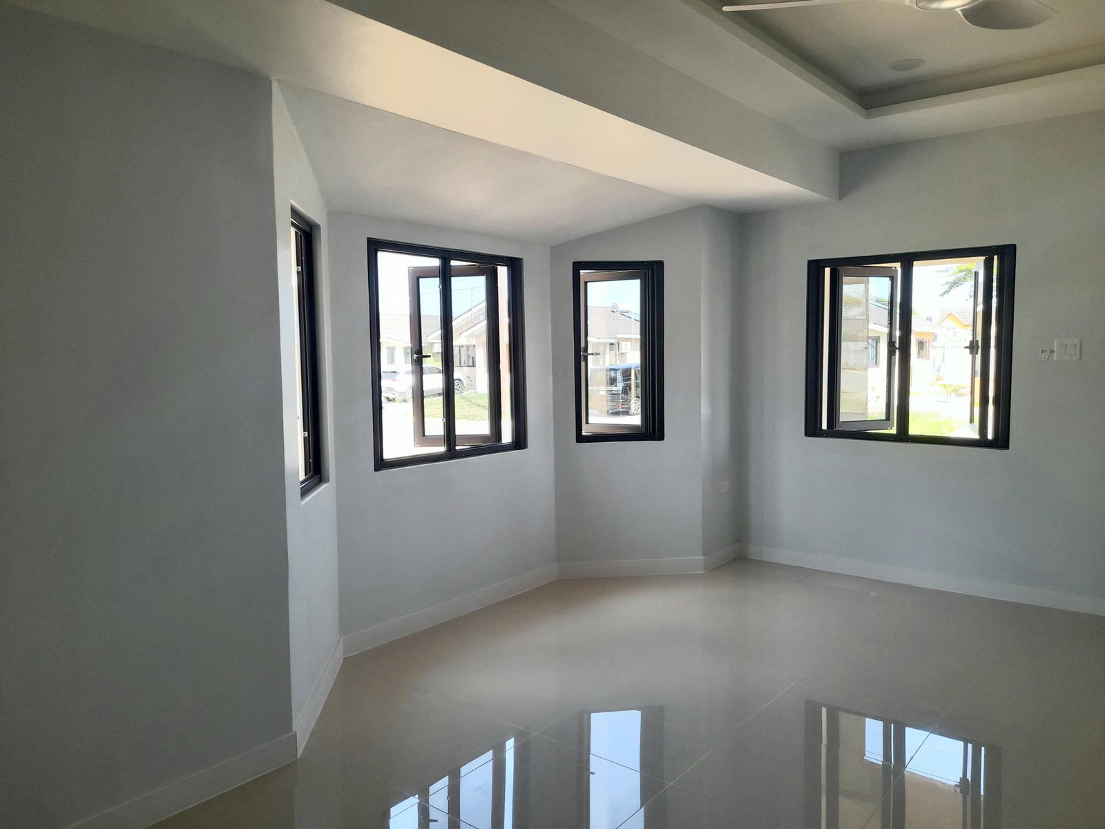 Fifth image of 472 Oak Estates Phase 1 in Portmore Pines, St. Catherine, Jamaica - property is For Rent