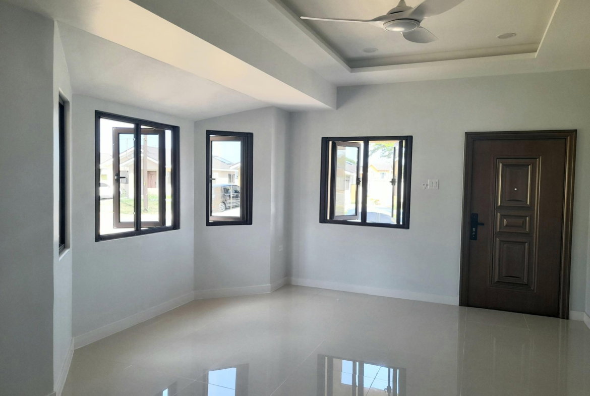 Sixth image of 472 Oak Estates Phase 1 in Portmore Pines, St. Catherine, Jamaica - property is For Rent