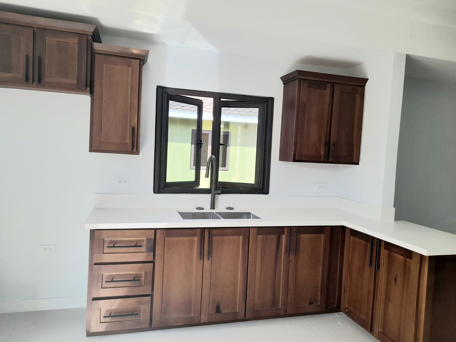 Seventh image of 472 Oak Estates Phase 1 in Portmore Pines, St. Catherine, Jamaica - property is For Rent