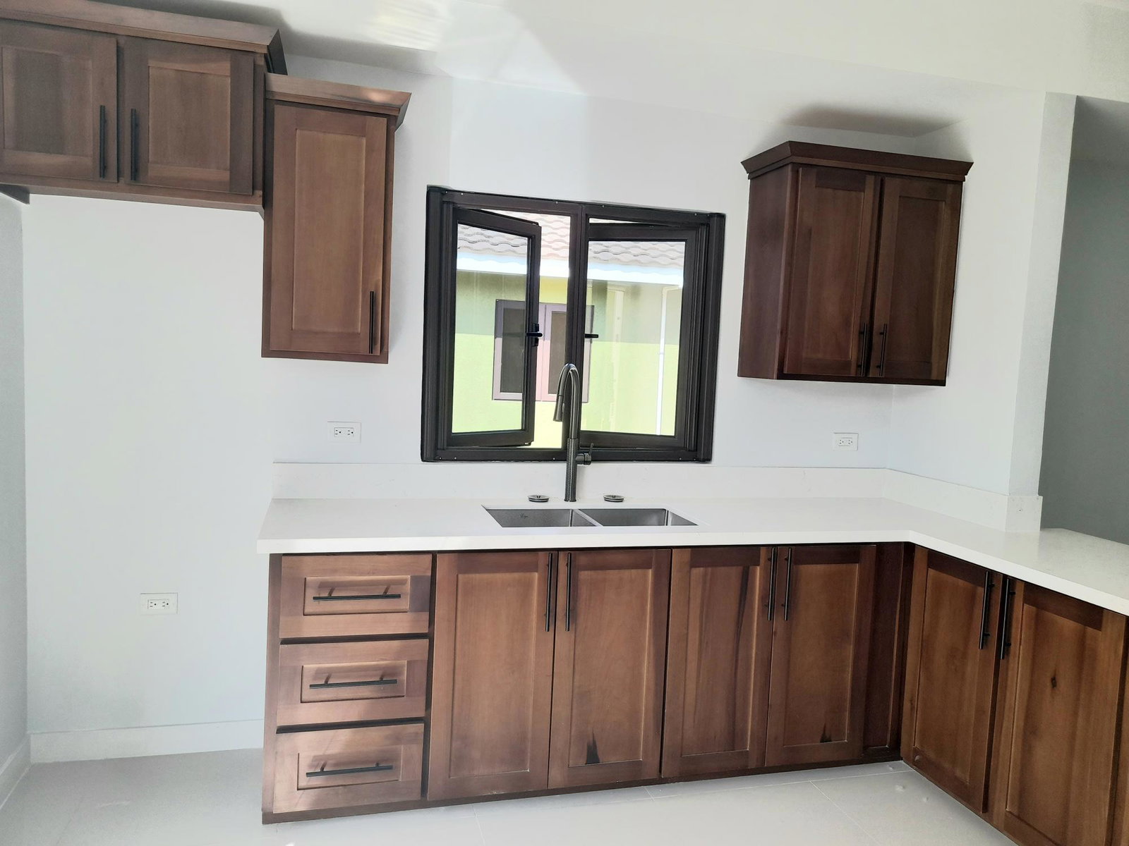 Ninth image of 472 Oak Estates Phase 1 in Portmore Pines, St. Catherine, Jamaica - property is For Rent