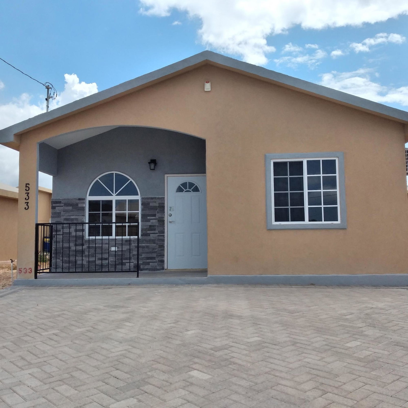 First image of 533 Phoenix Park Village 2 in Greater Portmore, St. Catherine, Jamaica - property is For Rent