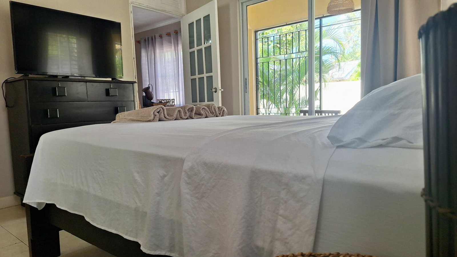 Seventeenth image of 2-23 Wellington Drive in Kingston 6, St. Andrew, Jamaica - property is For Rent