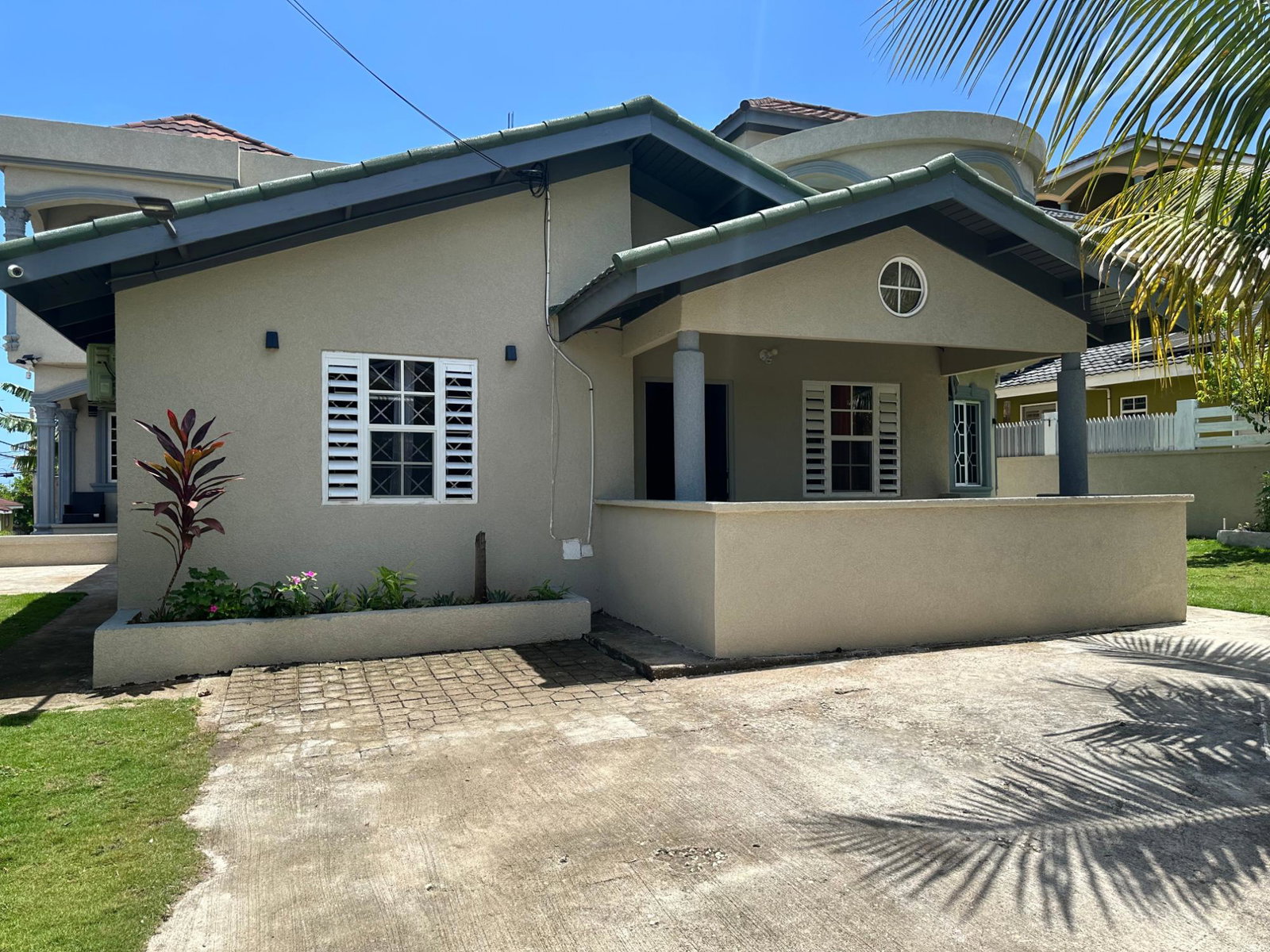 Charming-2-Bedroom-Apartment-for-Rent-in-Stonebrook-Vista-Trelawny First image of 1-124 Diamond Drive, Stonebrook in STONEBROOK VISTA, Trelawny, Jamaica - property is For Rent