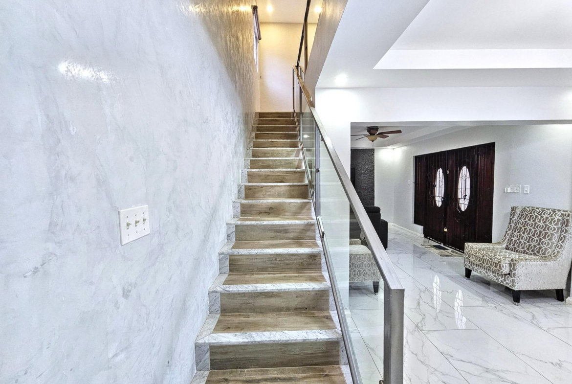 Seventh image of 7- 2 Tyndhurst Avenue in Kingston 6, St. Andrew, Jamaica - property is For Rent