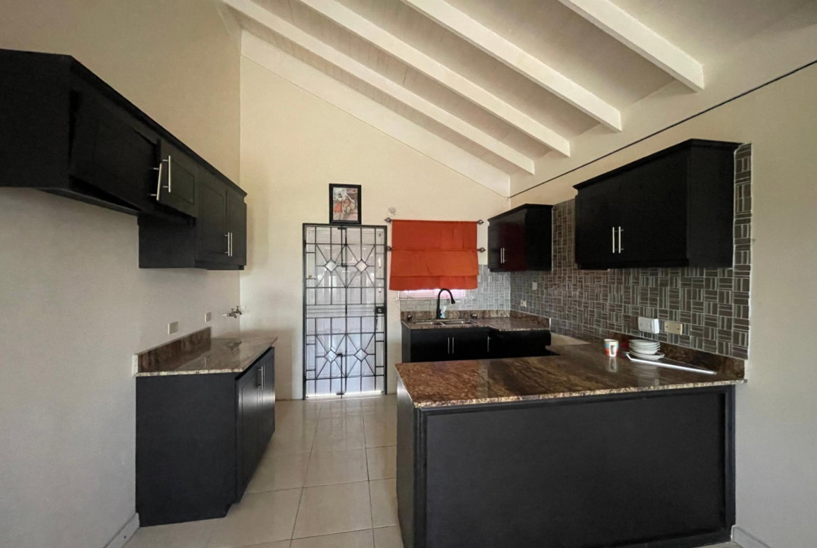 Twentieth image of 707- The Orchards, 25 Peach cr in Innswood, St. Catherine, Jamaica - property is For Rent