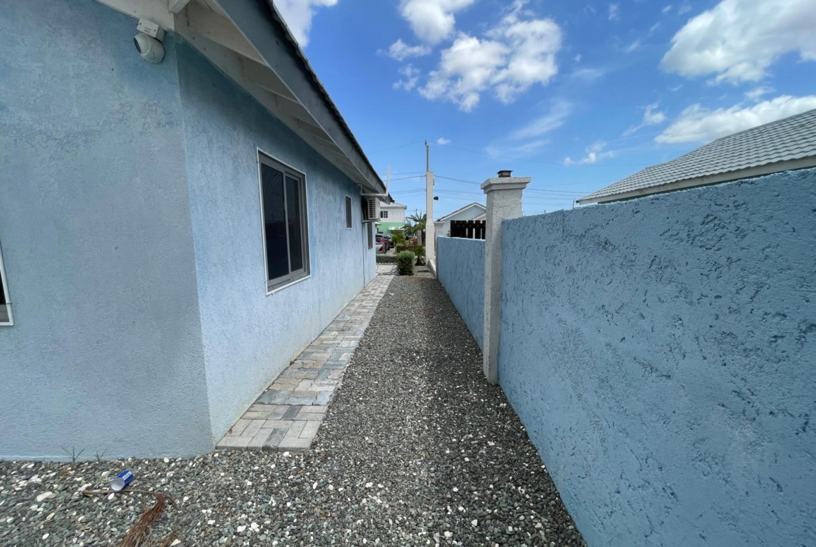 Fourth image of 707- The Orchards, 25 Peach cr in Innswood, St. Catherine, Jamaica - property is For Rent