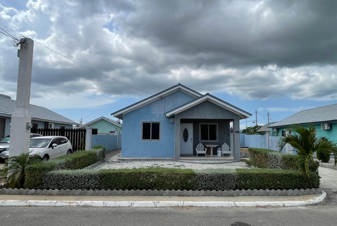 Eighth image of 707- The Orchards, 25 Peach cr in Innswood, St. Catherine, Jamaica - property is For Rent