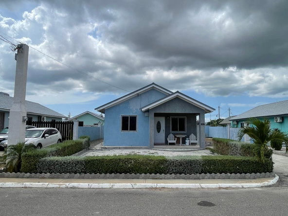 Eighth image of 707- The Orchards, 25 Peach cr in Innswood, St. Catherine, Jamaica - property is For Rent