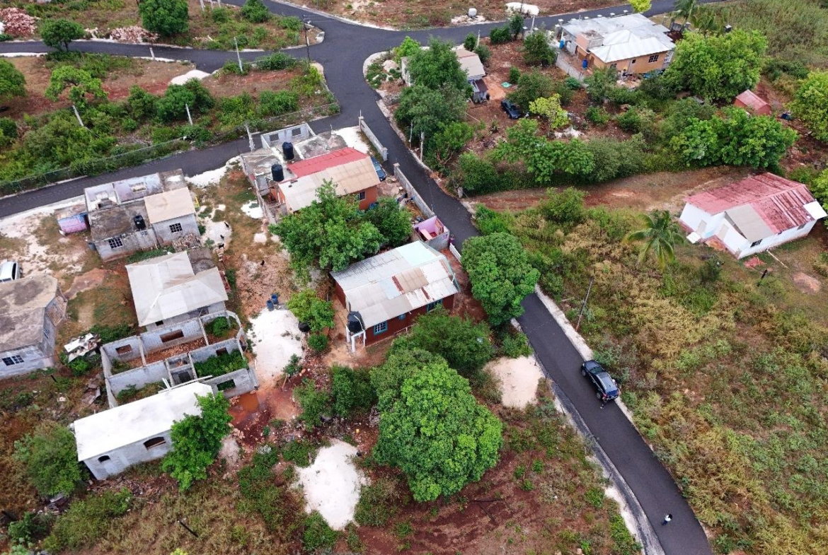 Second image of Sea Air in Downs, Manchester, Jamaica - property is For Sale