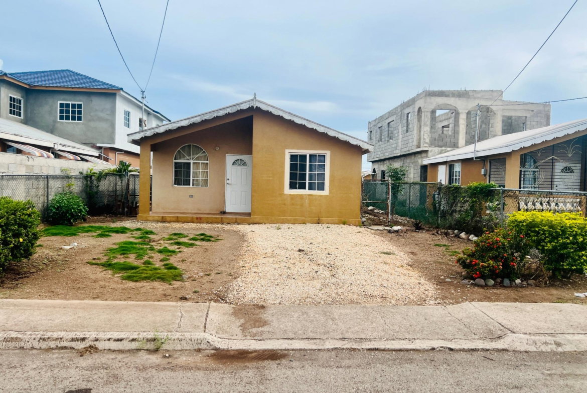 Fourth image of 32 Modelle Cres,new Harbour in Old Harbour, St. Catherine, Jamaica - property is For Sale