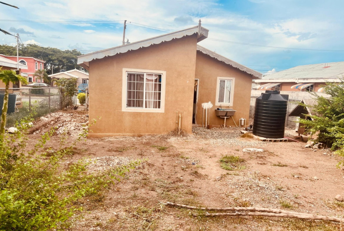 Fifth image of 32 Modelle Cres,new Harbour in Old Harbour, St. Catherine, Jamaica - property is For Sale