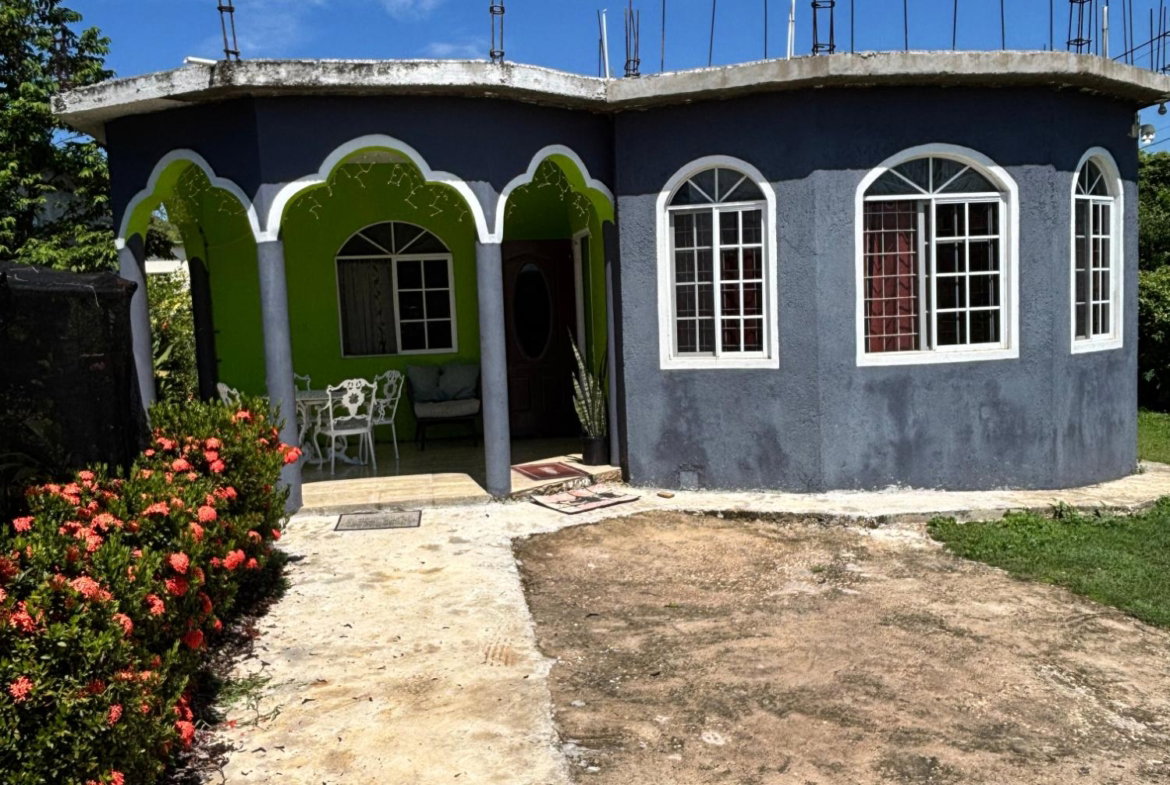 Fourth image of 25 Marley Street, Luana in Luana, St. Elizabeth, Jamaica - property is For Sale