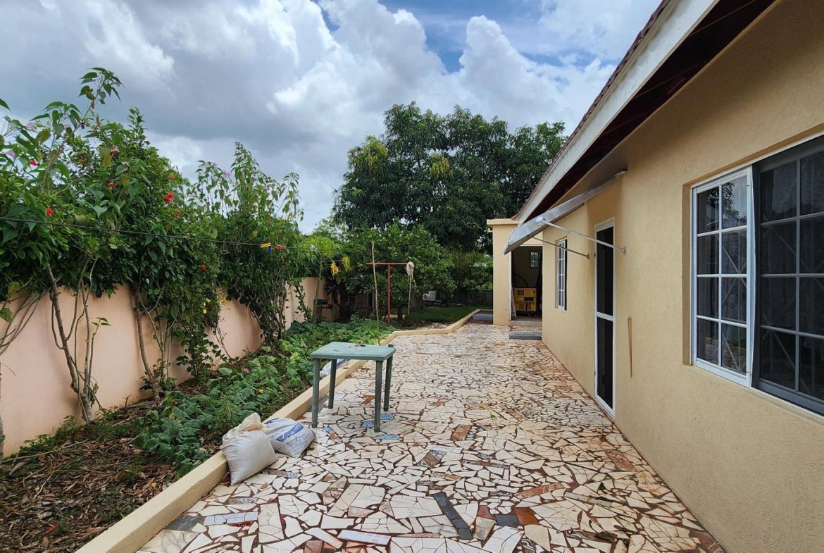 Ninth image of 17 Strawberry Hill in Four Paths, Clarendon, Jamaica - property is For Sale