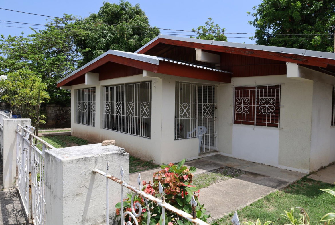 Seventeenth image of 5 Acres Place, Queensbury in Kingston 19, St. Andrew, Jamaica - property is For Sale