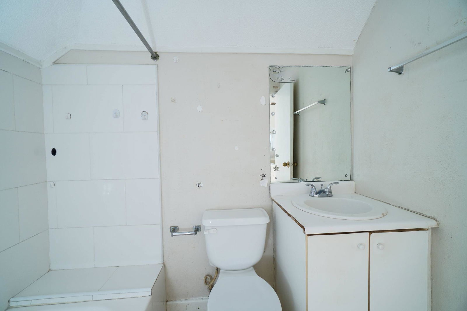 Fourteenth image of 87e-13 Merrivale Close, Merrival in Kingston 8, St. Andrew, Jamaica - property is For Sale