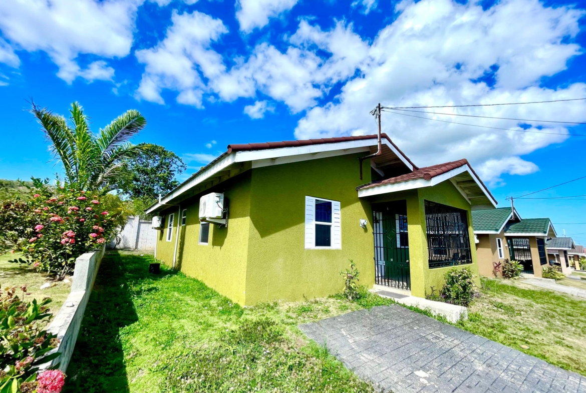 Second image of 427 Stonebrook Manor in Falmouth, Trelawny, Jamaica - property is For Rent