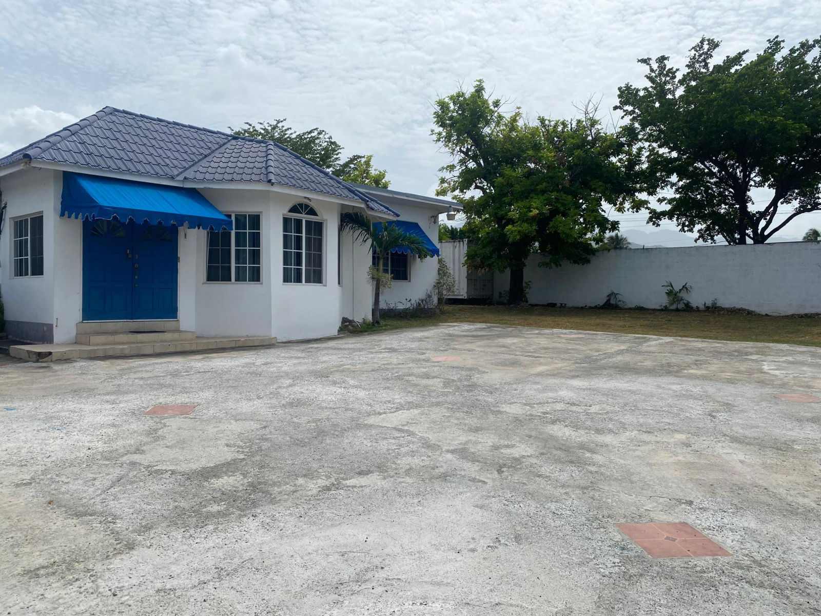 Third image of 8 Devon Road in Kingston 10, St. Andrew, Jamaica - property is For Sale