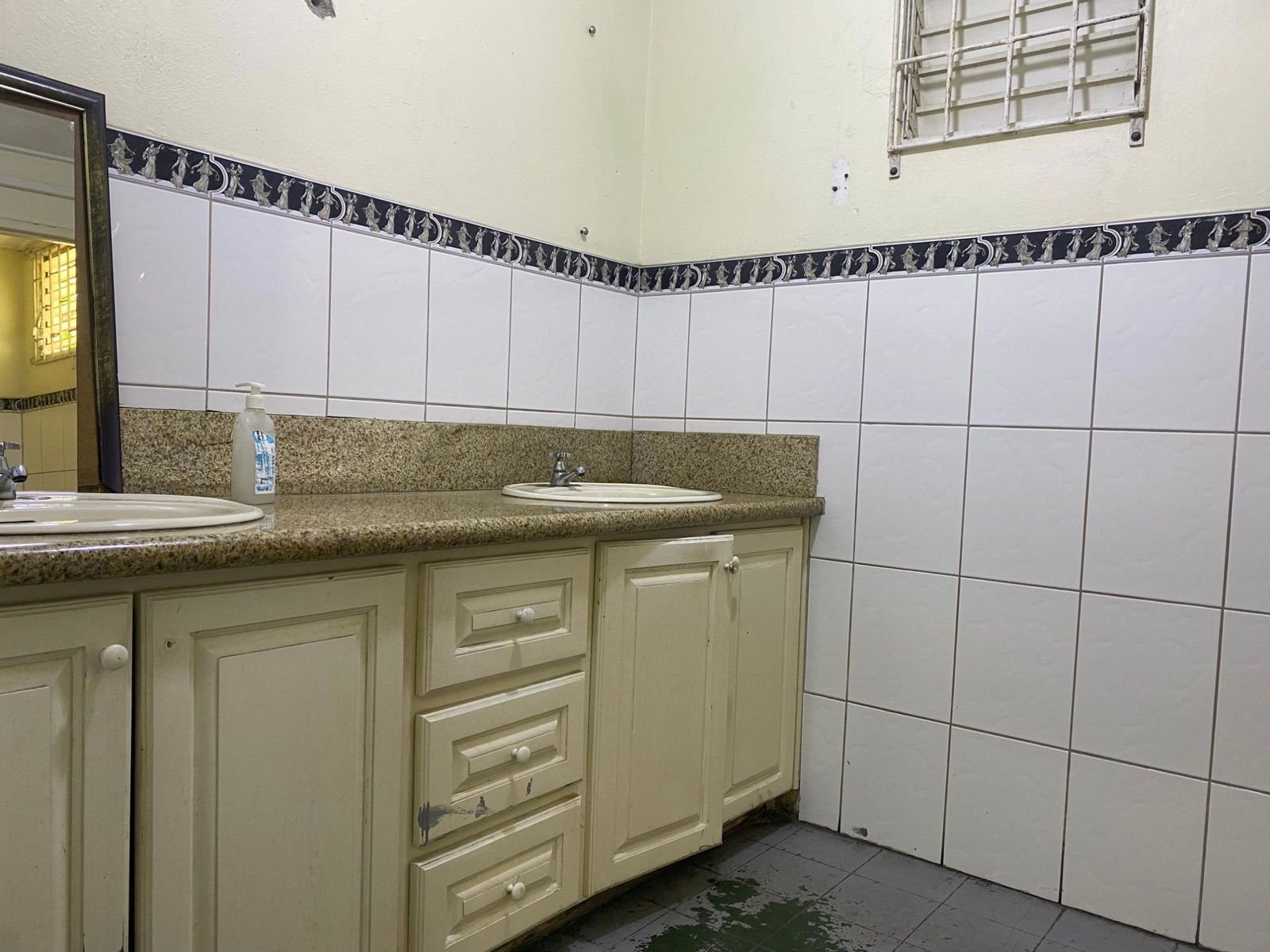 Seventeenth image of 8 Devon Road in Kingston 10, St. Andrew, Jamaica - property is For Sale