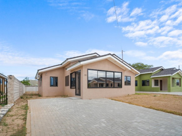 First image of 39 Oak Estate in Greater Portmore, St. Catherine, Jamaica - property is For Rent