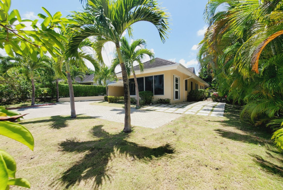 Twenty-Ninth image of 262- Orchard Avenue, The Palms in Priory, St. Ann, Jamaica - property is For Rent