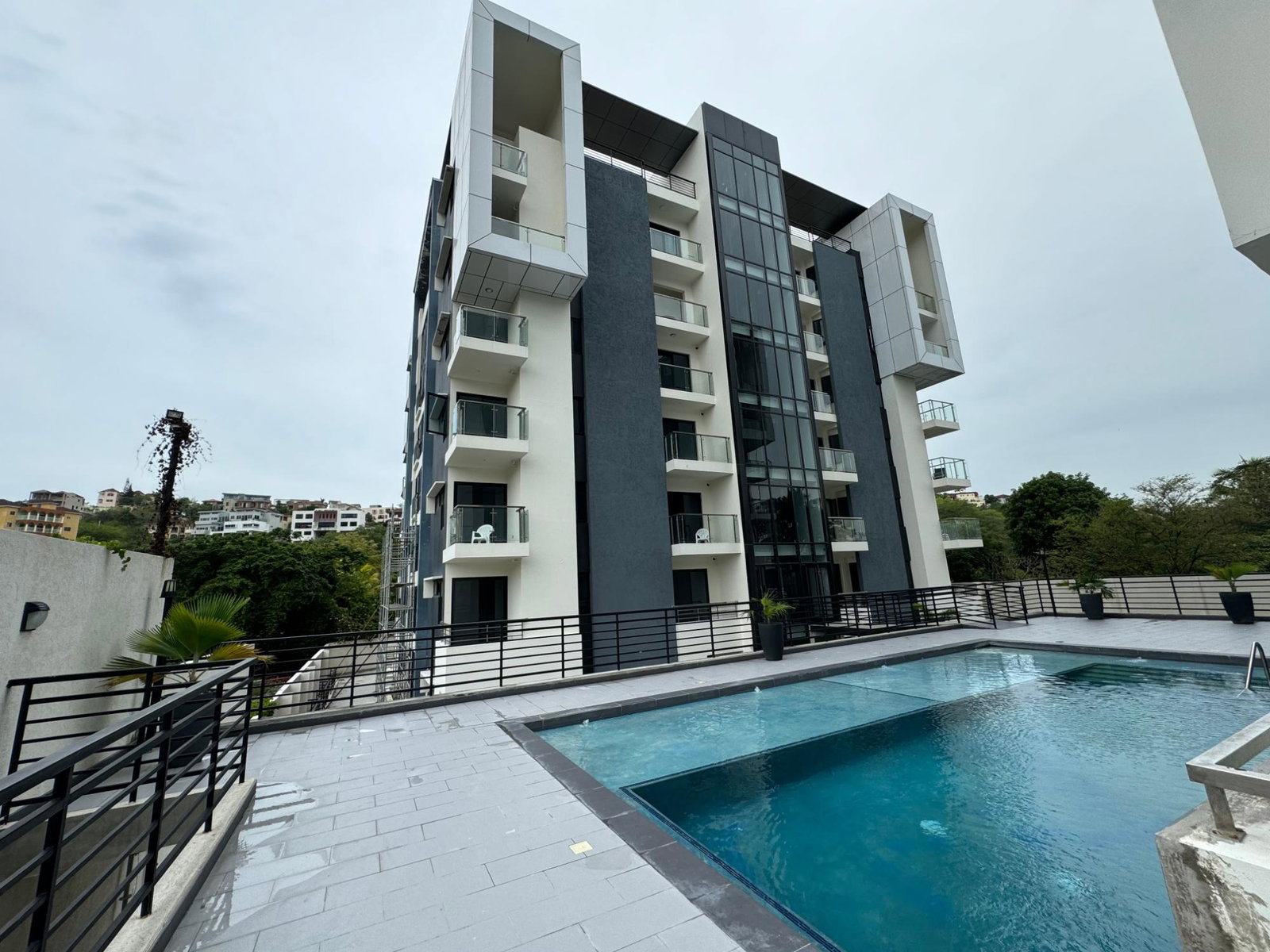 Executive-1-Bedroom-Apartment-for-Rent-in-W39-Wellington-Drive-St.-Andrew-Jamaica Second image of B104-39 Wellington Drive in Kingston 6, St. Andrew, Jamaica - property is For Rent