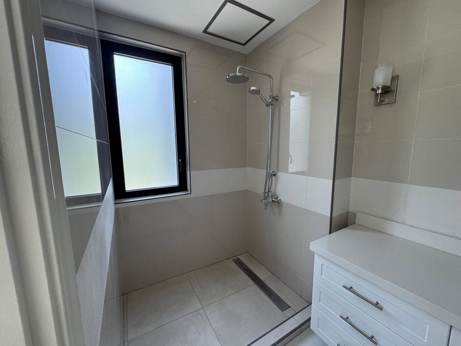 Executive-1-Bedroom-Apartment-for-Rent-in-W39-Wellington-Drive-St.-Andrew-Jamaica Fourteenth image of B104-39 Wellington Drive in Kingston 6, St. Andrew, Jamaica - property is For Rent