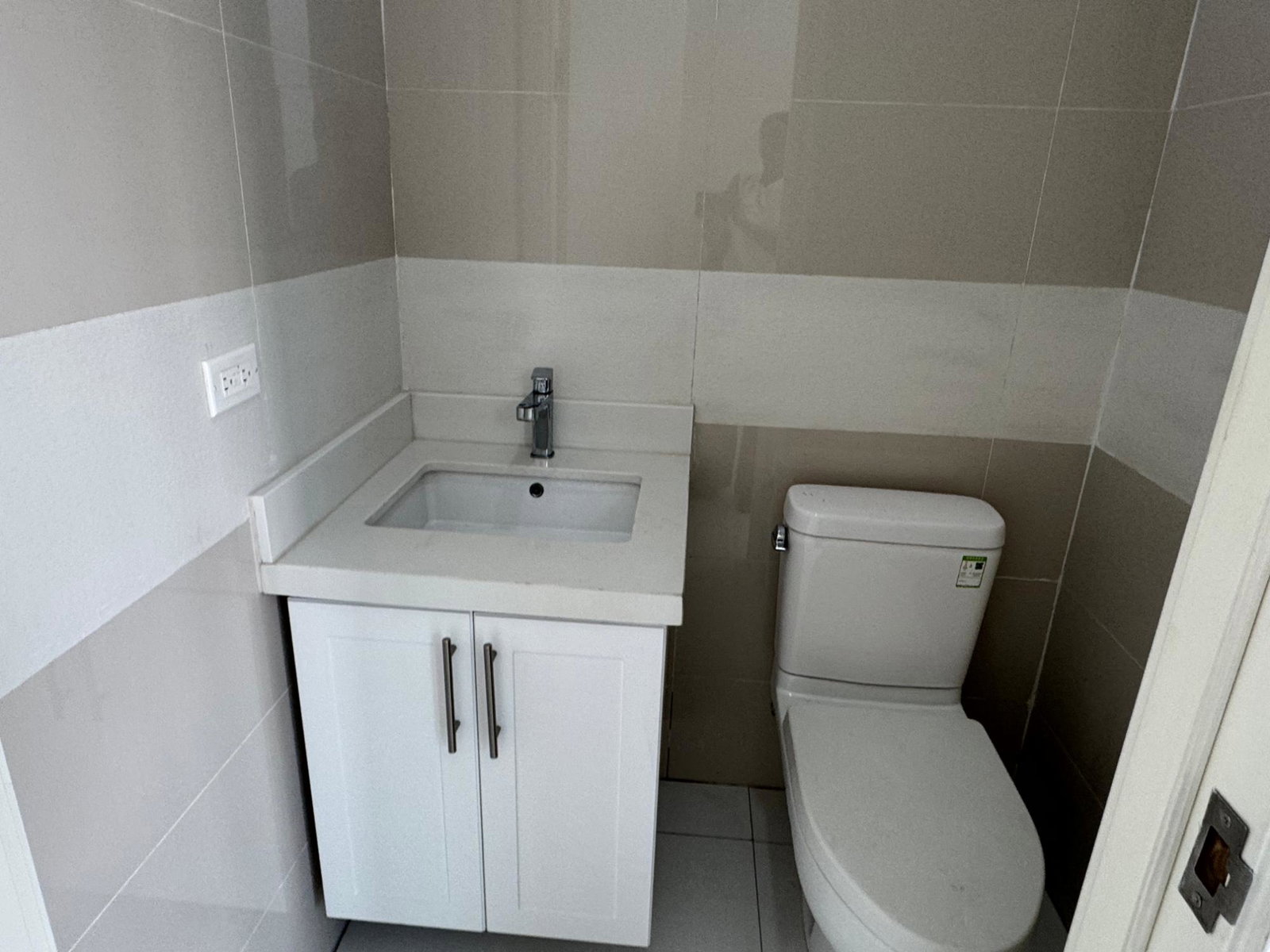 Executive-1-Bedroom-Apartment-for-Rent-in-W39-Wellington-Drive-St.-Andrew-Jamaica Fifteenth image of B104-39 Wellington Drive in Kingston 6, St. Andrew, Jamaica - property is For Rent