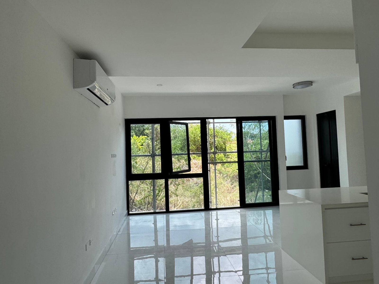 Executive-1-Bedroom-Apartment-for-Rent-in-W39-Wellington-Drive-St.-Andrew-Jamaica Fifth image of B104-39 Wellington Drive in Kingston 6, St. Andrew, Jamaica - property is For Rent