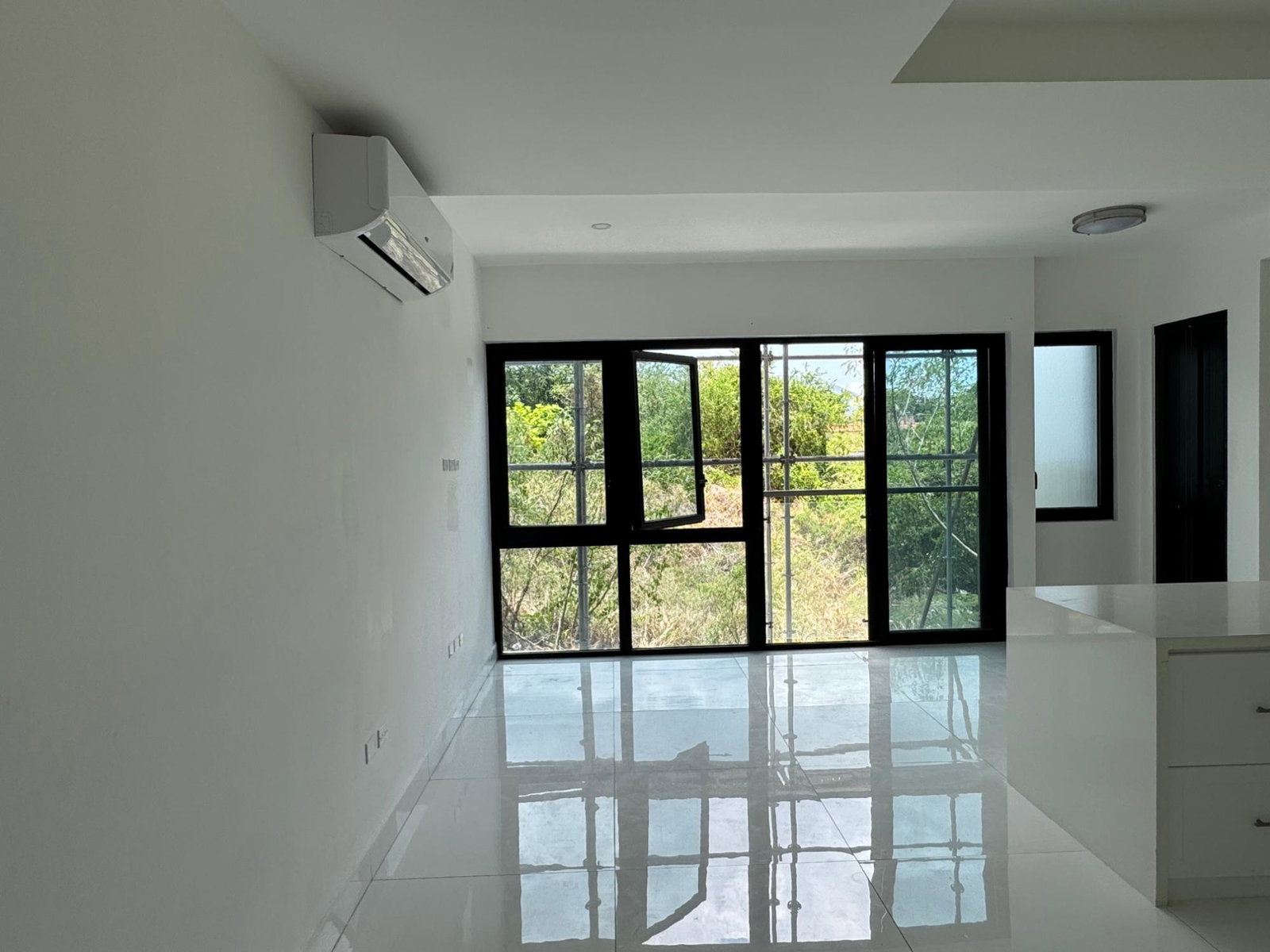 Executive-1-Bedroom-Apartment-for-Rent-in-W39-Wellington-Drive-St.-Andrew-Jamaica Sixth image of B104-39 Wellington Drive in Kingston 6, St. Andrew, Jamaica - property is For Rent