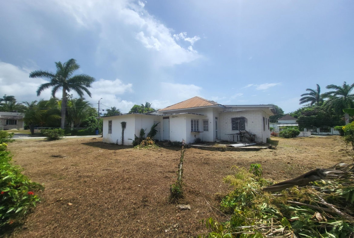 Eighth image of 455 Lorenton Avenue in Haughton Court, Hanover, Jamaica - property is For Sale