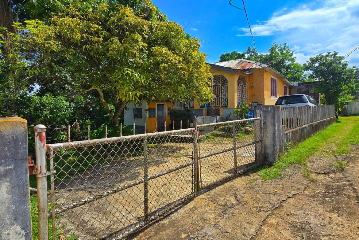 First image of Big Rock, Victoria Linste in Linstead, St. Catherine, Jamaica - property is For Sale