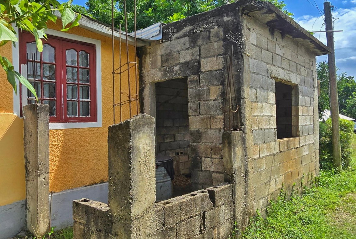 Fifth image of Big Rock, Victoria Linste in Linstead, St. Catherine, Jamaica - property is For Sale
